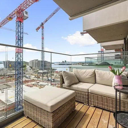New 1 Bedroom With Balcony * אוסלו
